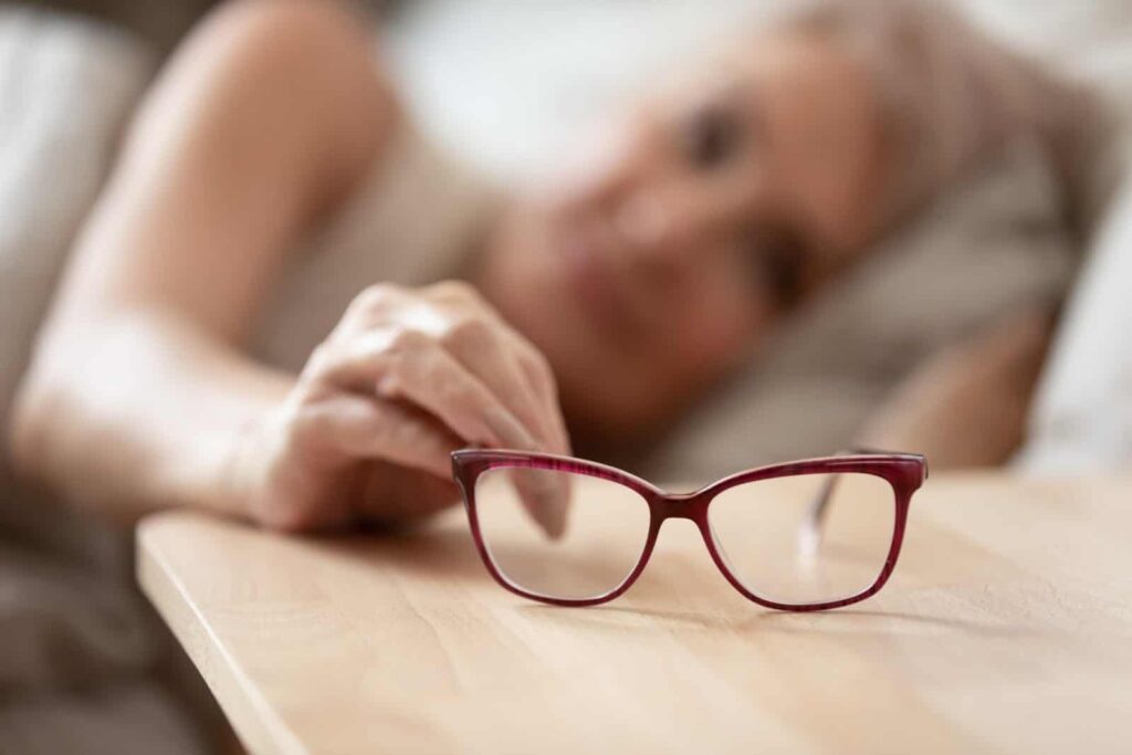 can-prescription-glasses-help-with-cataracts