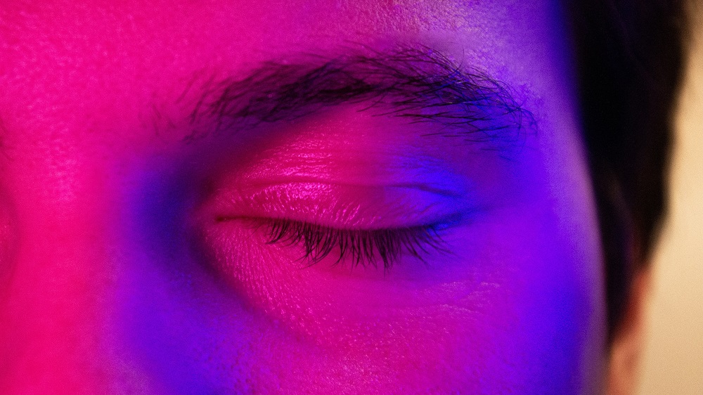 Is it possible to have purple eyes? 1