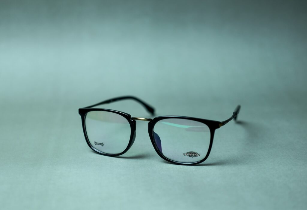Glasses That Make Your Eyes Bigger 1